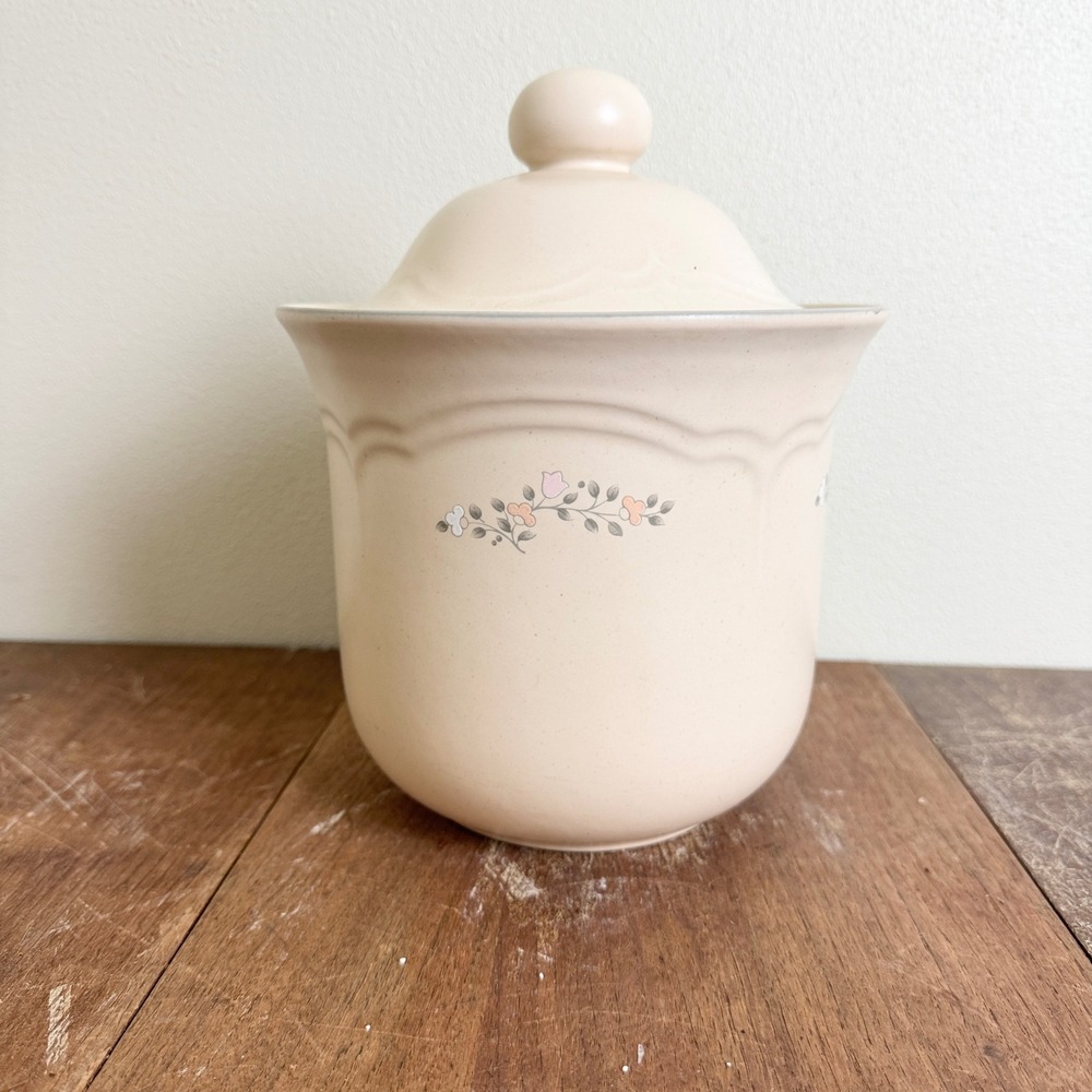 Pfaltzgraff Remembrance 2 quart‎ Stoneware Cream Pink Floral Canister Kitchen